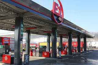 Polského chlapce, kterého našli mrtvého u pumpy na Rozvadově, zabila nová droga - Novinky